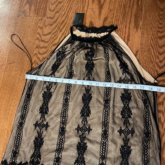BCBGMAXAZRIA Black netting lace / nude crew neckline halter top. size Med - Picture 11 of 13